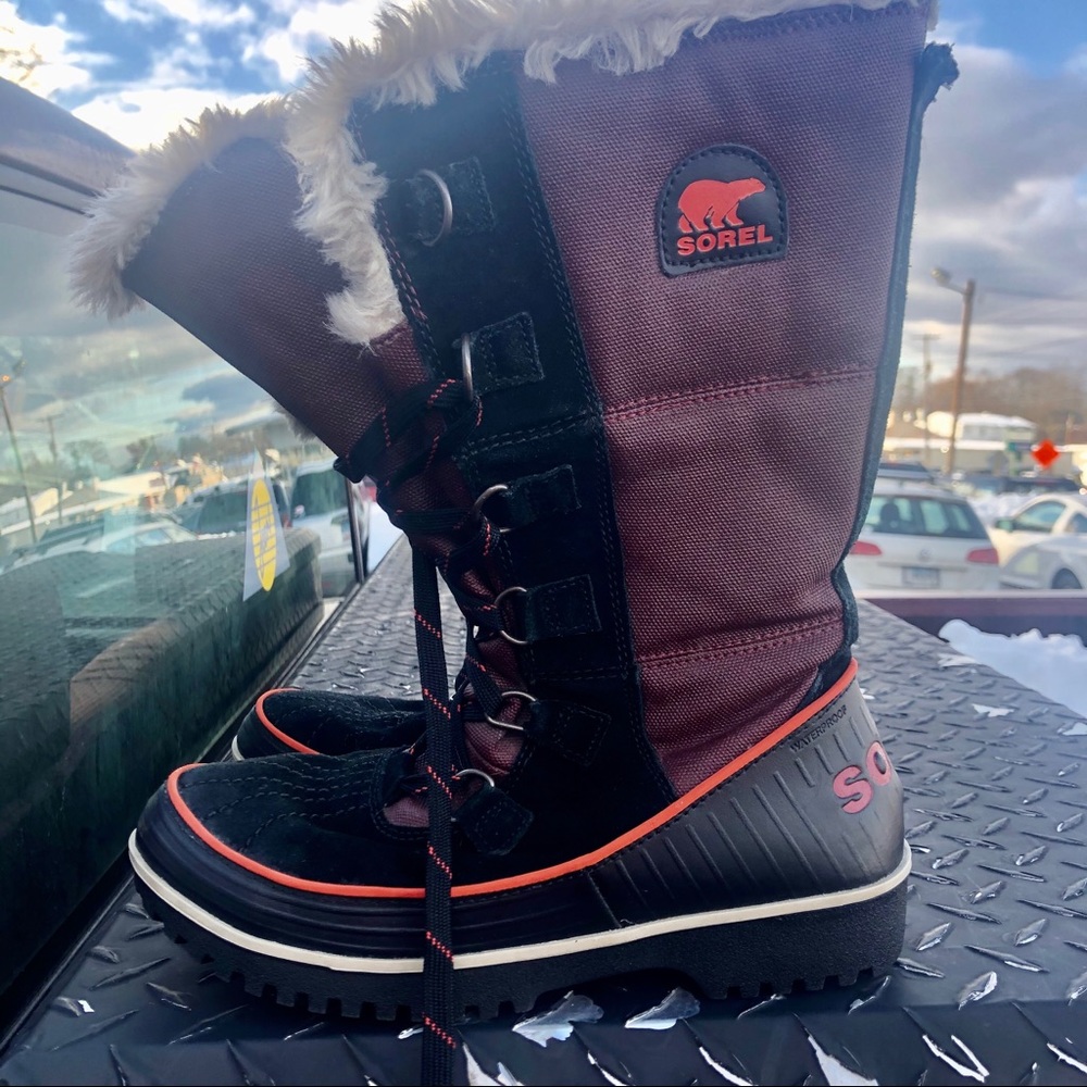 SOREL WOMANS 8
